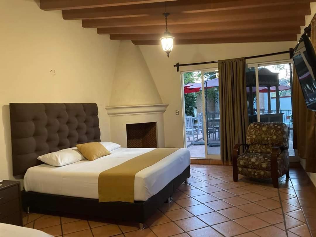 Hotel Maria Emilia Cuernavaca Amatitlan Екстер'єр фото